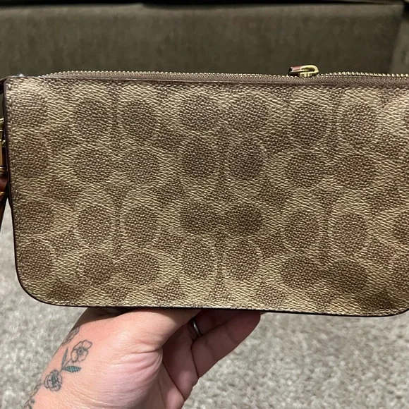 Coach Brown and Tan Signature Crossbody with Wallet - Picture 6 of 10